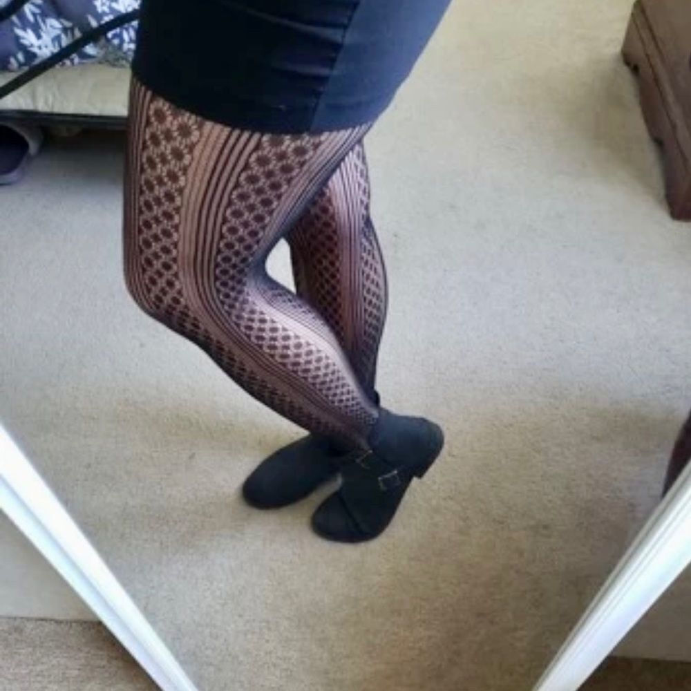 Geometric Pattern Tights - Picture 7 of 9